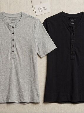 Banana Republic Short Sleeve Henley Tee in Gray and Black
